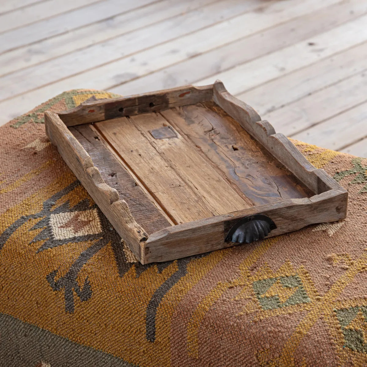 SCALLOPED TRAY OF RUSTIC WOOD WITH IRON HANDLES