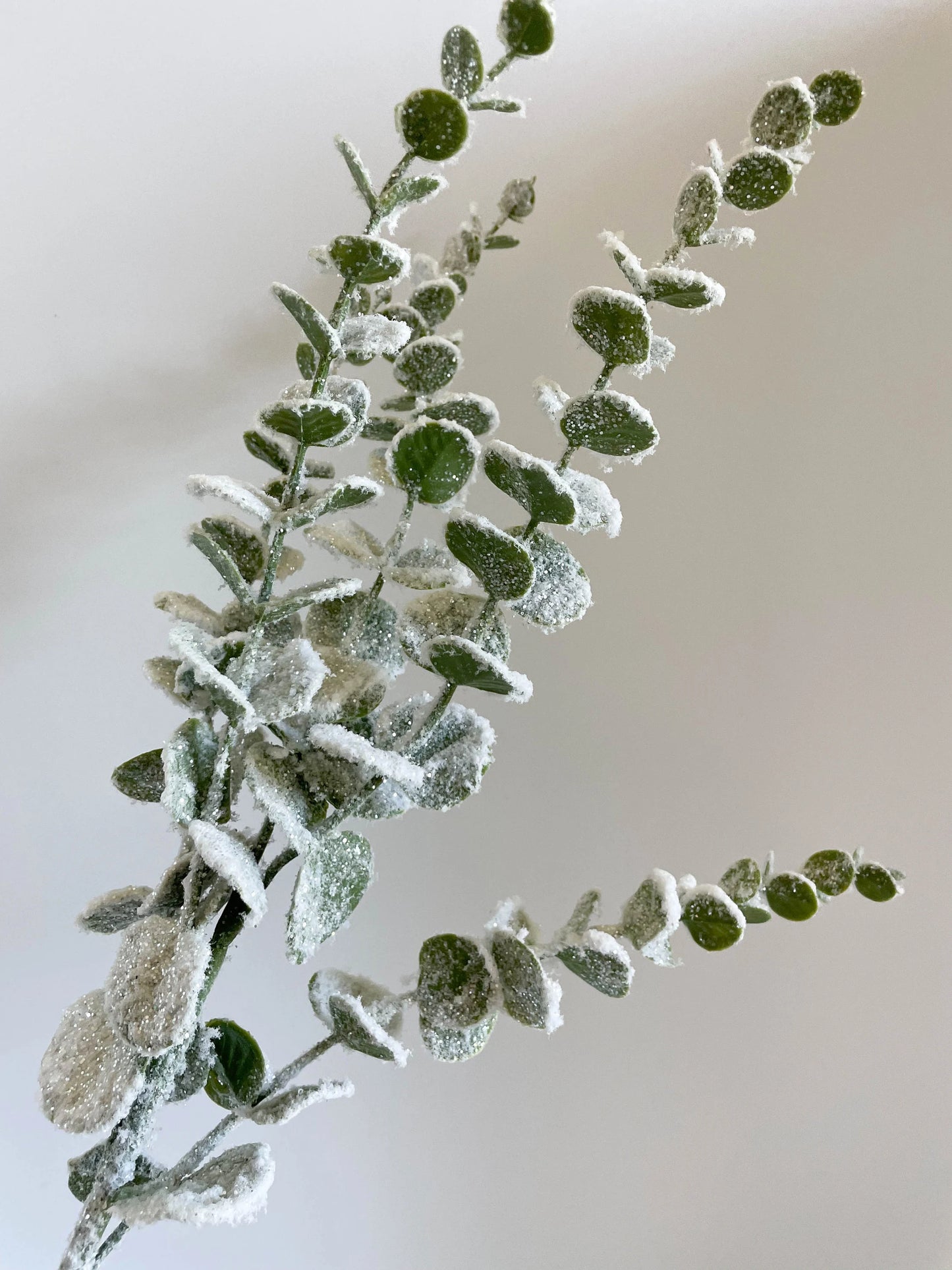 29" FROSTED SNOWED EUCALYPTUS LEAF SPRAY GREEN/WHITE