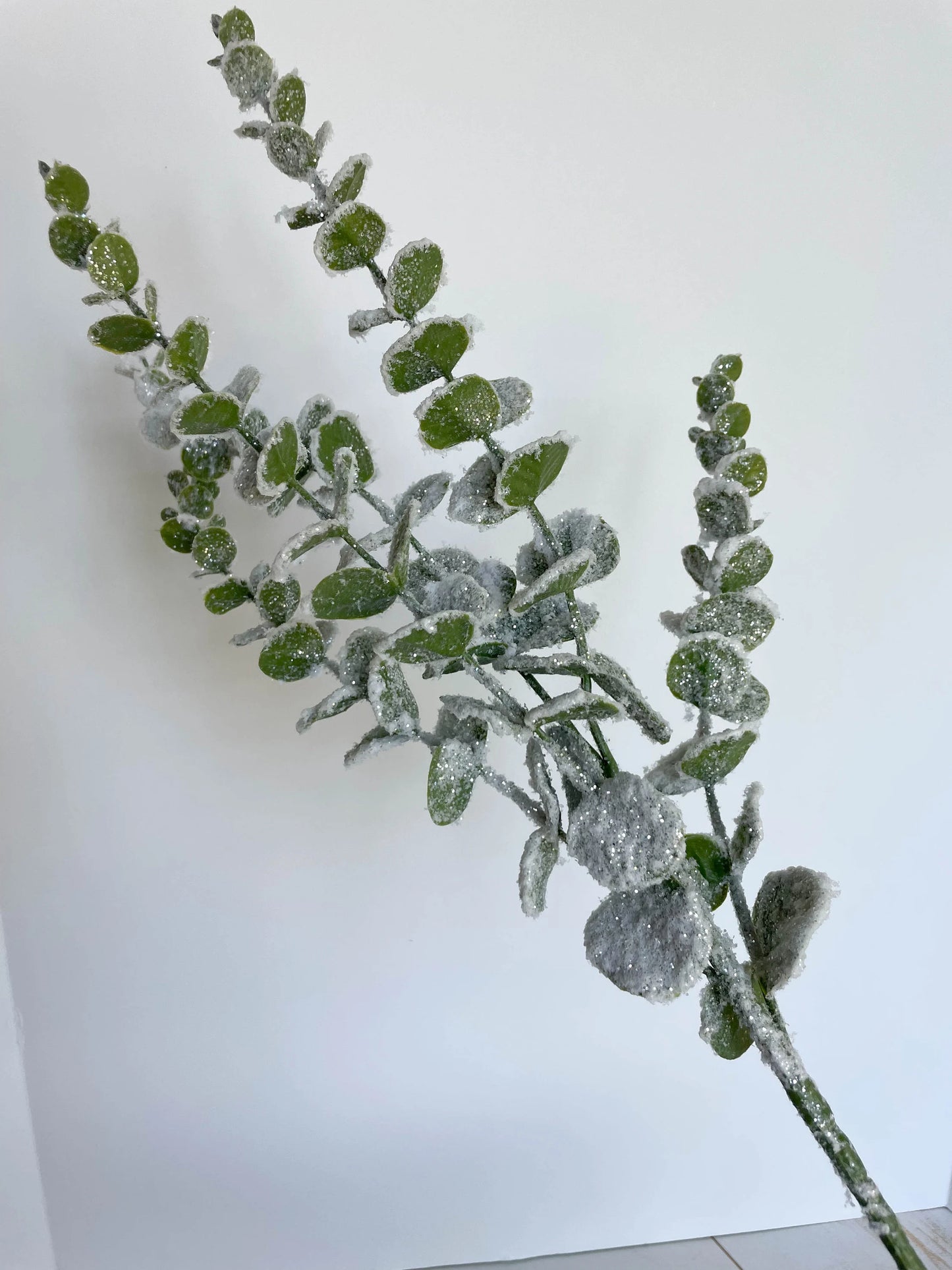 29" FROSTED SNOWED EUCALYPTUS LEAF SPRAY GREEN/WHITE